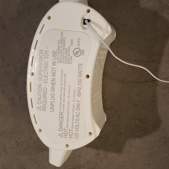 Easy Bake Ultimate Oven Baking Star Edition - Picture 3 of 6